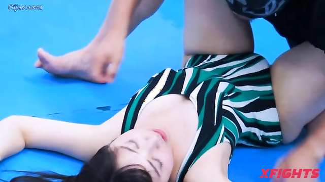 Akibacom - BNBF-02 - Dominating a hot Japanese girl in the ring