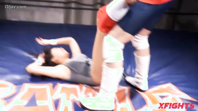 Akibacom - ﻿BTUP-08 Beautiful wrestler closeup - Brutal domination session