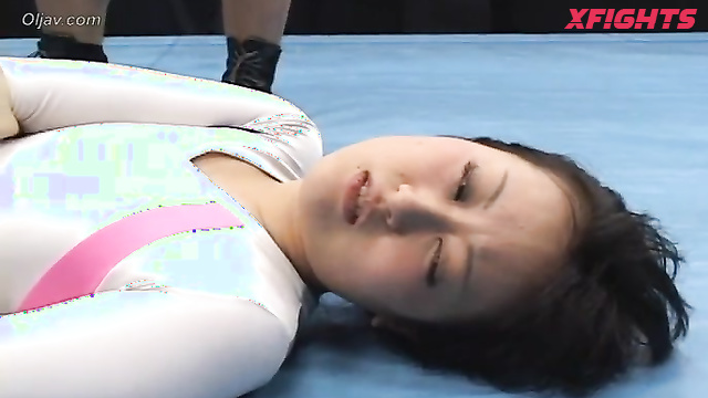 Akibacom - BDR-01 - Guys fucked two asians girls hard in the ring