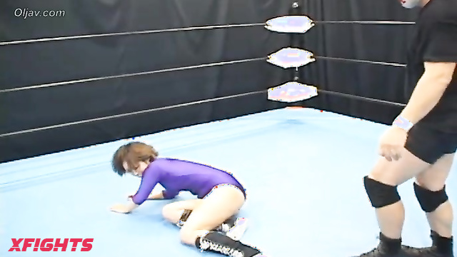 Akibacom - BDR-01 - Guys fucked two asians girls hard in the ring