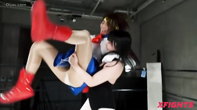 Akibacom - BCMC-23 - Heated fight between two sweet Japanese in the ring