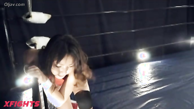 Akibacom - BTR-01 - Battle in the ring between hot Asian girls
