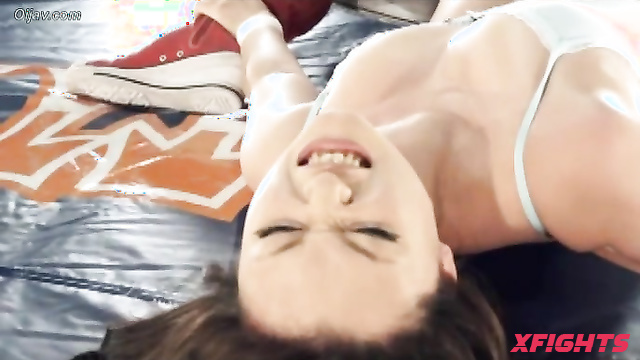 Akibacom - BTR-01 - Battle in the ring between hot Asian girls