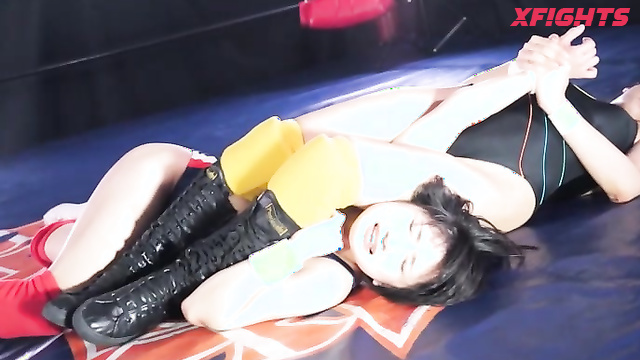 Akibacom - BTT-06 - The girls had a fierce fight in the ring to find out who was stronger