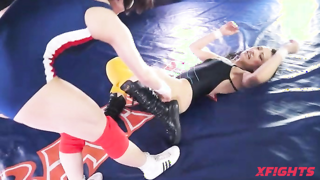 Akibacom - BTT-06 - The girls had a fierce fight in the ring to find out who was stronger