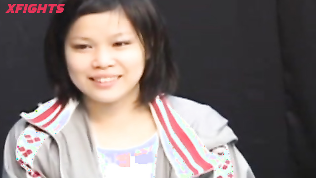 Akibacom - DHS-01 Tall Wrestler vs Little Idol - Pro battle ends with humiliation