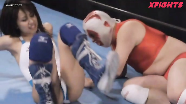 Akibacom - AEM-07 - Guys wrestled sexy japanese girls and then fucked them