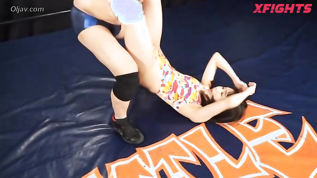 Akibacom - BSMP-01 - Two guys fucked a girl hard right in the ring