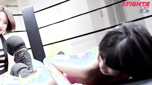 Akibacom - ﻿IGW-06 - A brutal choke fight between two Asian girls