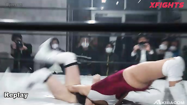 Akibacom - BW-69 - Cute japanese girls fight hard in the ring