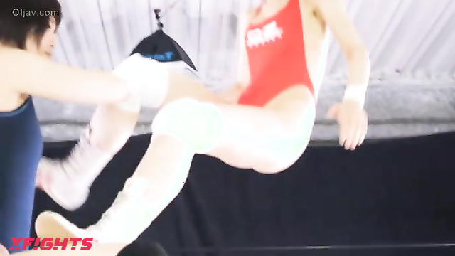 Akibacom - FGI-03 - Sexy girls compete to see who has the strongest thighs