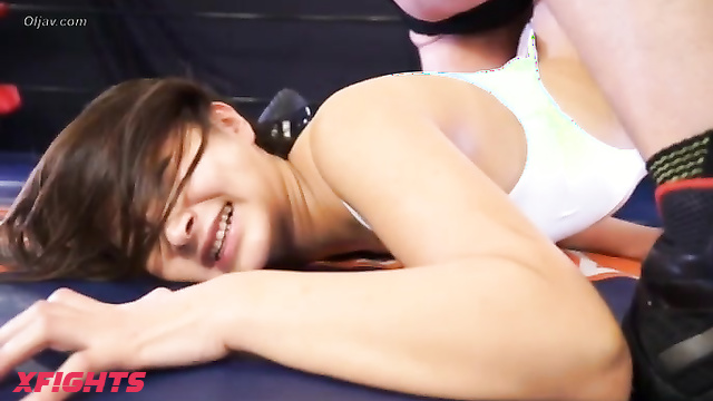 Akibacom - BFI-14 - Hot Japanese girl brutally defeated a guy in the ring