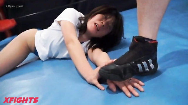 Akibacom - AJMP-06 - The guy brutally defeated the girl in a wrestling match in the ring