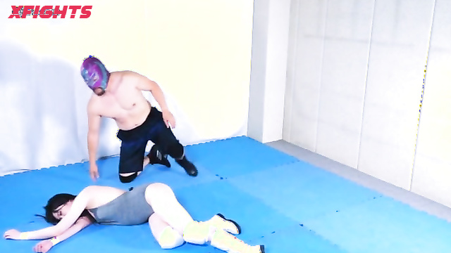 Akibacom - BVKI-01 - A guy harshly dominates a sweet Japanese girl in the ring