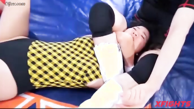 Akibacom - BSRD-02 - Juicy girls dominate and humiliate a guy in the ring