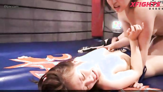 Akibacom - BSLU-06 - Classic lesbian sex fight in the boxing ring