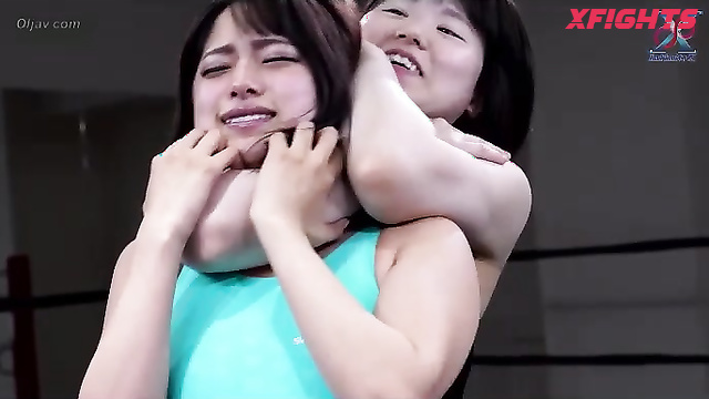Akibacom - IPS-01 - Cute Japanese girls wrestling in the ring
