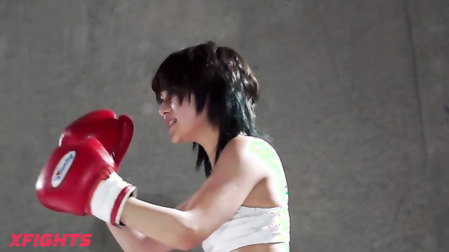 Akibacom - BTTB-01 - Girls engage in hardcore boxing with each other