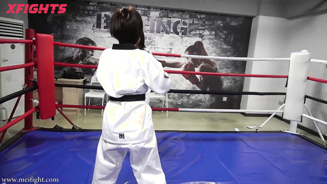 Akibacom - MF-FF02 Tang vs Byu - Professional kickboxing battle