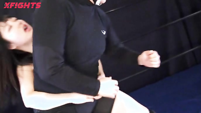Akibacom - BTP-11 Topless mix pro-wrestling - Till she passes out