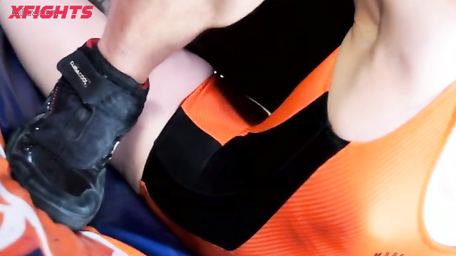 Akibacom - BKHS-01 Waist destruction 1 - A man should dominate