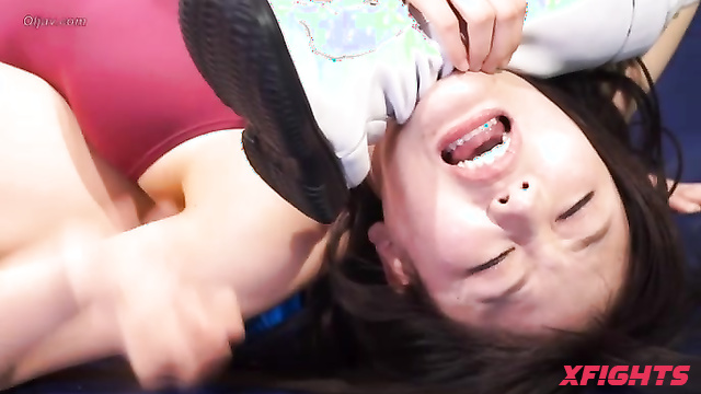 Akibacom - BRTR-02 READY TO RUMBLE 2 - Competitive lesbians