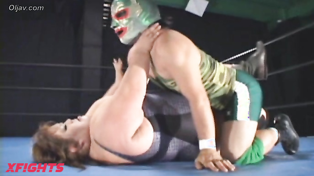 Akibacom - APDP-03 Sakuraba Shon Pins Brother with Headscissors in Curvy Wrestling Revenge
