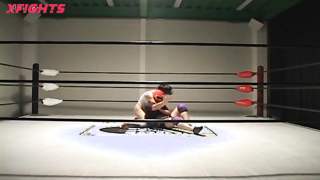 Akibacom - SRX-02 Kunimi Nana Smothers Opponent with Headlock in Real Mix Pro Wrestling