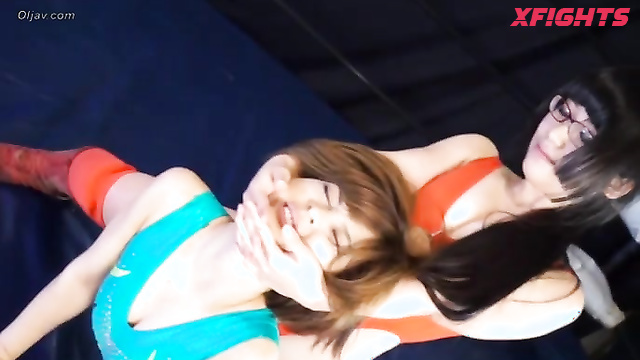 Akibacom - BDV-04 Mayu Sato and Eri Kitami Kick in Fierce Duel of Divas Catfight Showdown