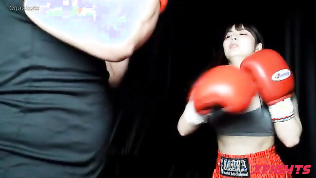 Akibacom - KBO-02 Bullying a man who wants to be hit by a glove 02