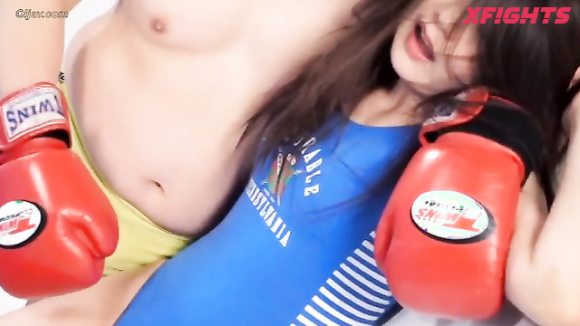 Akibacom - BHI-09 Hana Kanou vs Ayako Kanou - Domination Fight Topless Kick Hold
