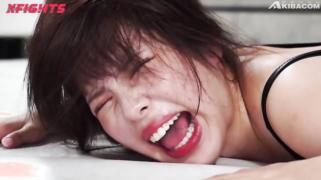 Akibacom - FGWM-01 Noa Nanami vs Ako Momona - Mixed Clash Scissor & Domination Pin