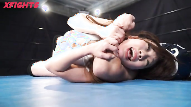 Akibacom - CWPM-01 Legendary Wrestler - An Takase Battles in White Swimsuit Wrestling