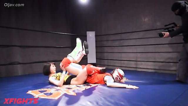 Akibacom - BJM-01 Yua Nanami vs Misaki Seta - Grapples Hard & Dominates In Mixed Ring