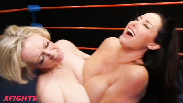 DT Wrestling - DT-1895HD Christina Carter vs Dee Williams Nude Ring Catfight Breast Match