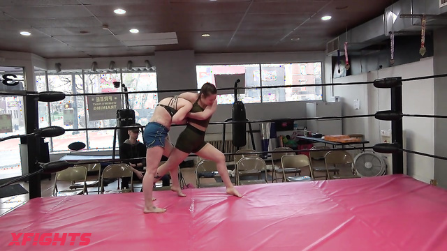 Freshfite Female Fighting - FFV431 Liza vs Sammie - These girls are fearless