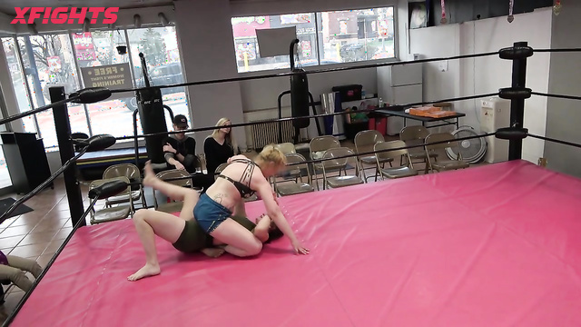 Freshfite Female Fighting - FFV431 Liza vs Sammie - These girls are fearless