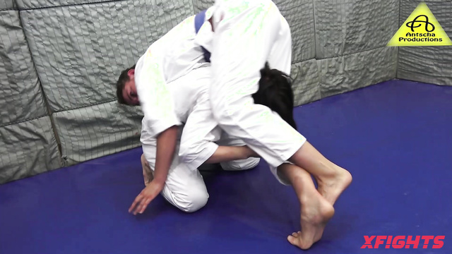 Antscha Productions - Zsuzsa vs Xena - Judogi Scissorhold Submission Clash