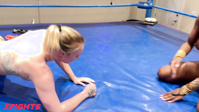 Protein Wrestling - Jolene Hexx vs Paris Love - There's no sign of relenting
