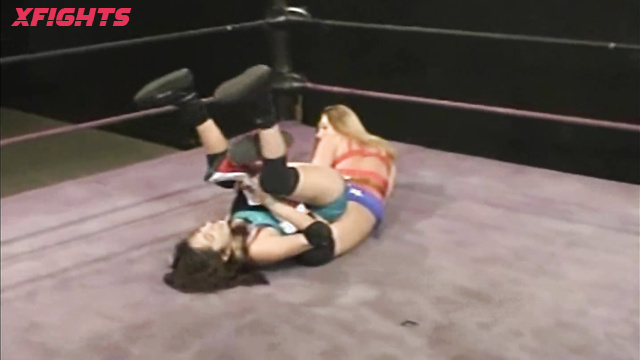 WorldWideWomenWrestling - AJ vs Janelle Wonder Woman Showed Girl Who's the Boss in the Ring