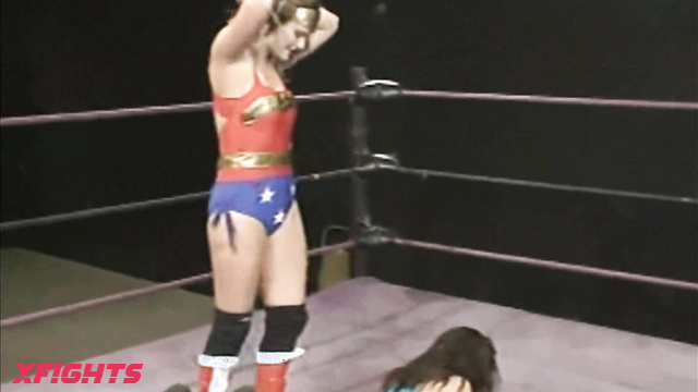 WorldWideWomenWrestling - AJ vs Janelle Wonder Woman Showed Girl Who's the Boss in the Ring