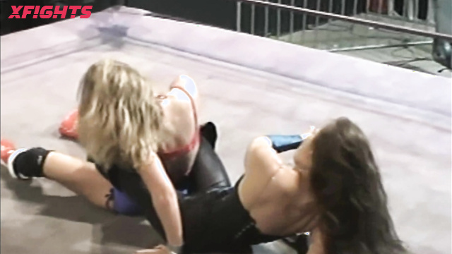 WorldWideWomenWrestling - Janelle vs Malia Wonder Woman humiliates brunette in boxing ring