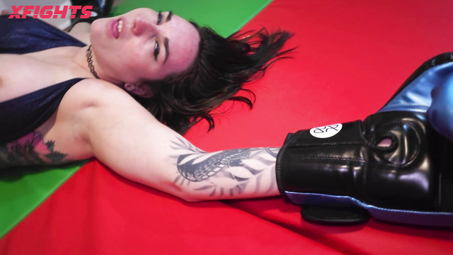 KHO Boxing - Irene Sliver - POV boxing fight with sexi girl in bikini