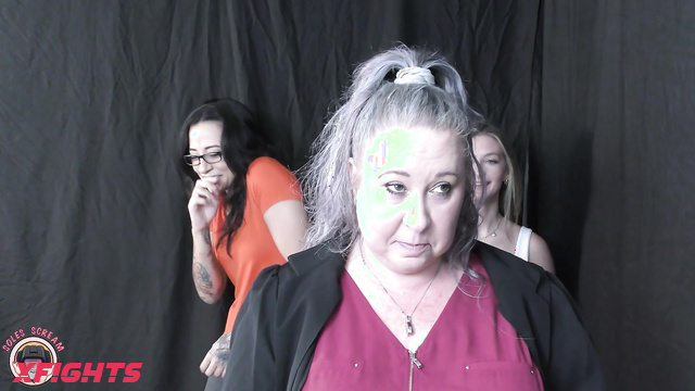 Soles Scream Experience - Candy Bri vs Peyton - The girls decided to have a ticklish battle