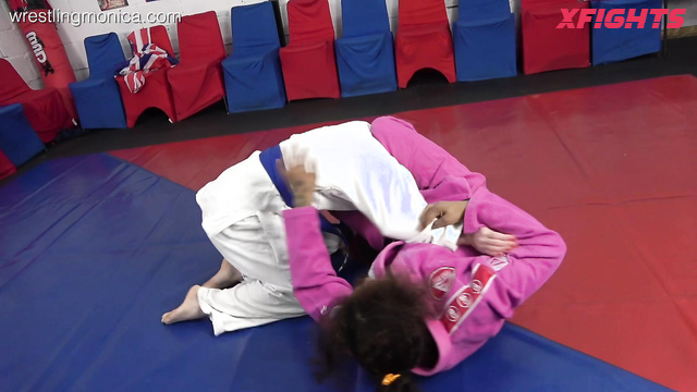 Gi-Feet Vixens - Autumn vs Saskia Girls had a tough sparring match on the mats in kimonos