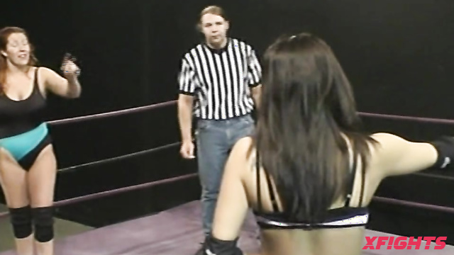 World Wide Women Wrestling - Kara & Hellena vs AJ - Tough fight of girls in the ring