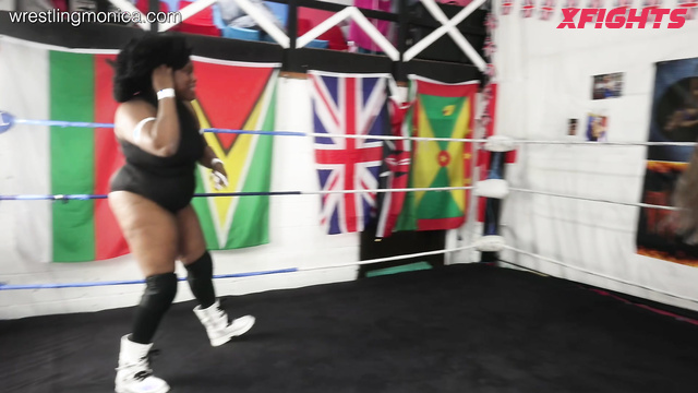 Shiny Pro Ring Girls - Beth Bennett vs Supa Nova - Black bbw dominate over blonde