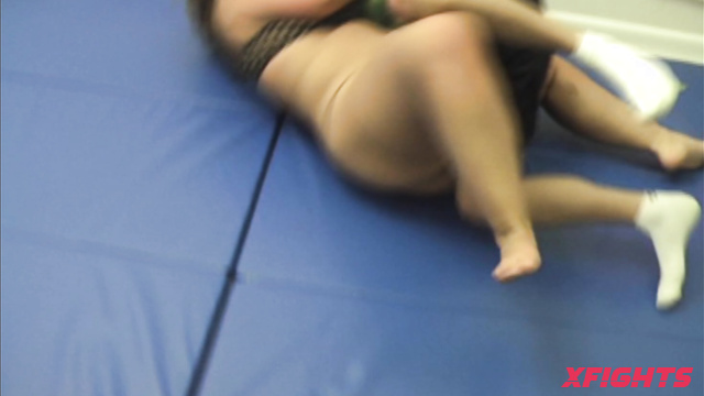 Grappling Girls in Action - Gg158london - BBW brutally dominates guy in wrestling