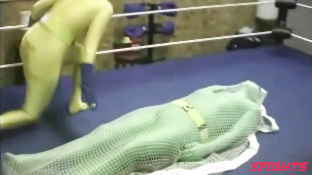 Sexy Fighting Women - Solar & Puzzler - A guy and a girl in suits had a fight in the ring