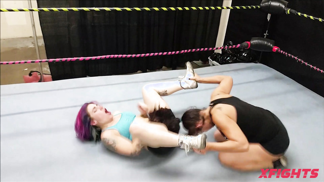 Lucha Girls ~ Female Pro Wrestling - Jezabel, Delilah, Jennifer - Hardcore milf wrestling